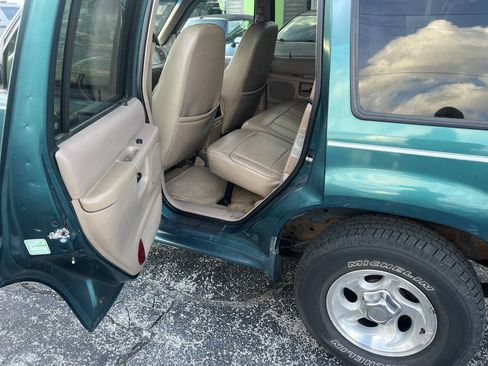 Used 1998 Ford Explorer XLT image 10