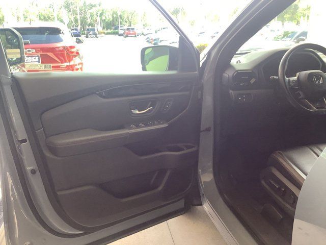 Used 2024 Honda Pilot TrailSport image 10