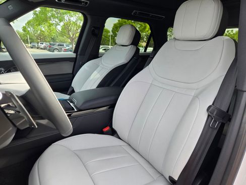 New 2026 Land Rover Range Rover Sport Dynamic SE AWD/4WD image 10