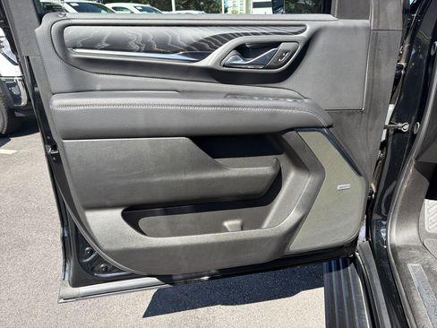Used 2023 GMC Yukon Denali AWD/4WD image 14
