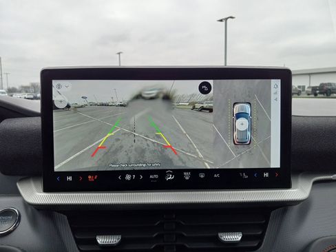 Used 2025 Ford Explorer ST-Line w/ ST-Line Street Pack image 22