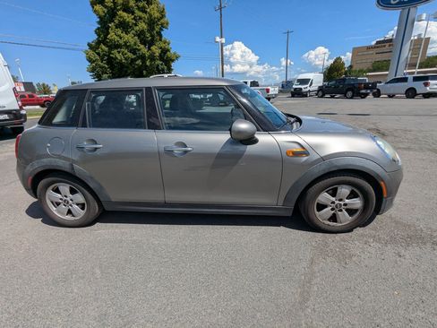 Used 2017 MINI Cooper 4-Door Hardtop FWD image 2