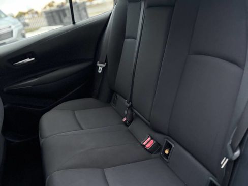 Used 2021 Toyota Corolla LE image 17