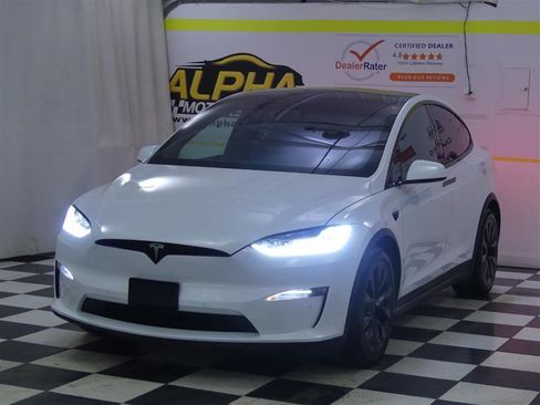 Used 2022 Tesla Model X Plaid image 6