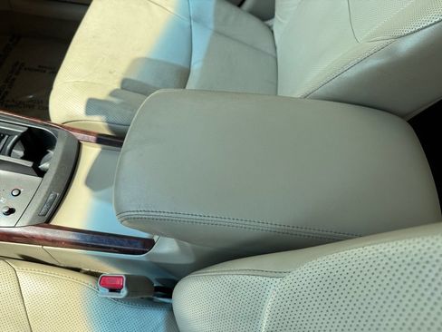 Used 2012 Toyota Avalon Limited FWD image 26