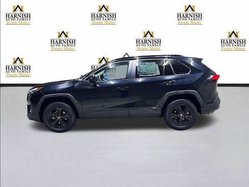 Used 2025 Toyota RAV4 LE image 9