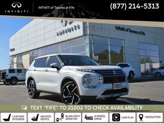 Used 2023 Mitsubishi Outlander SE image 1