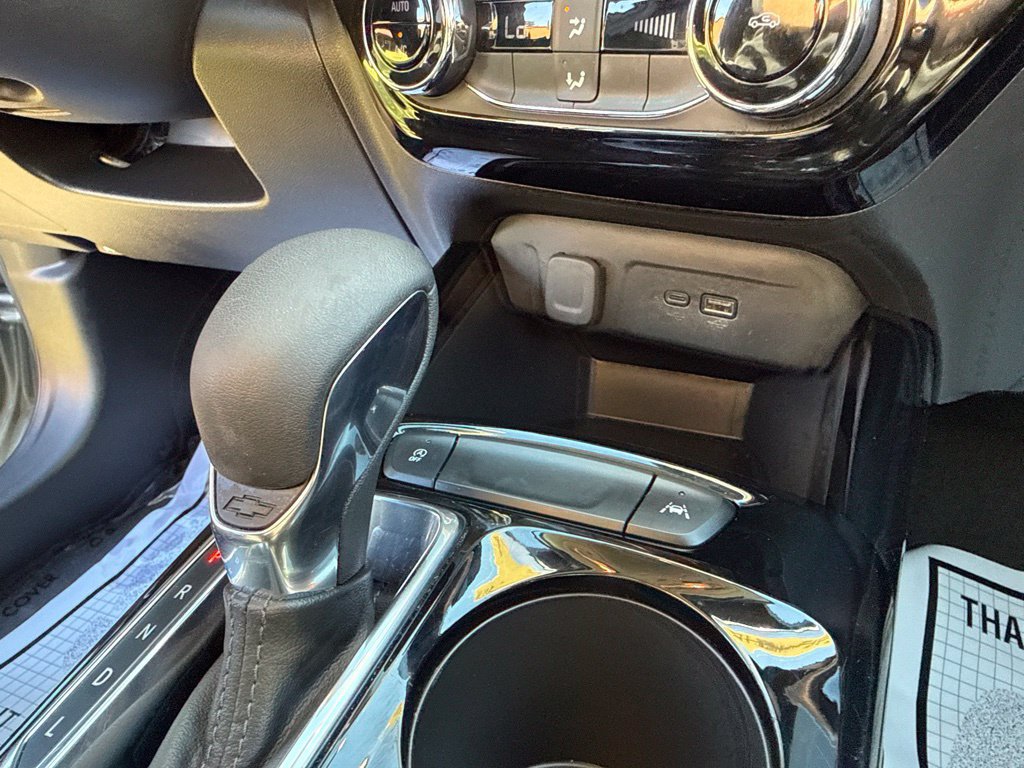 Used 2025 Chevrolet Trax LT FWD image 24