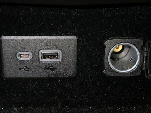 Used 2019 Cadillac XT4 Premium Luxury image 24