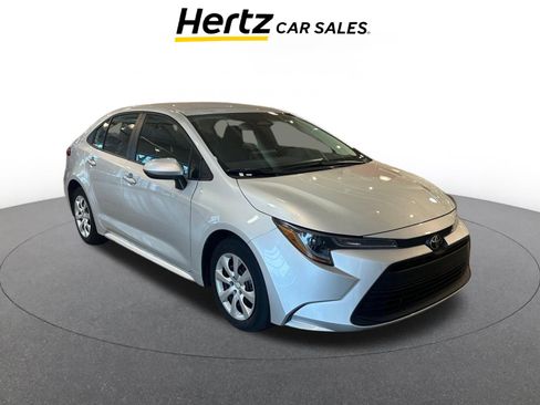 Used 2025 Toyota Corolla LE image 1