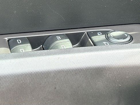 Used 2025 Chevrolet Colorado Trail Boss AWD/4WD image 22