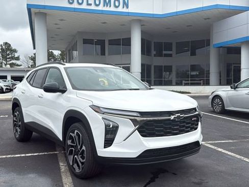 New 2026 Chevrolet Trax RS w/ Sunroof Package image 1