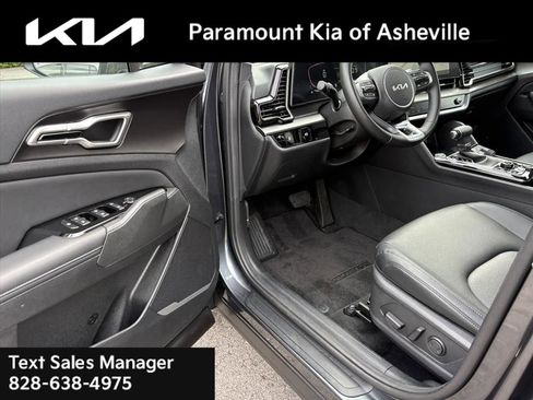 Used 2023 Kia Sportage EX image 16