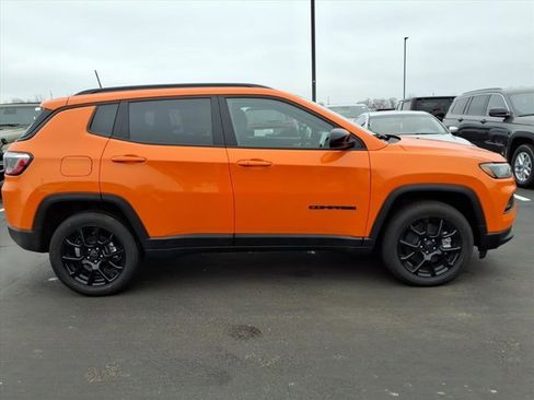 New 2026 Jeep Compass Latitude image 17