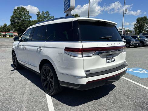 Used 2022 Lincoln Navigator Reserve w/ Monochromatic Package AWD/4WD image 4