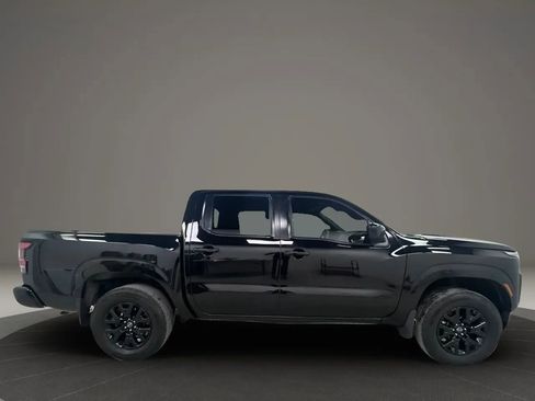Used 2023 Nissan Frontier SV w/ Midnight Edition Package AWD/4WD image 6