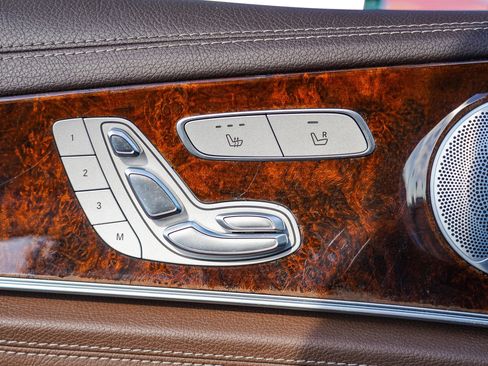 Used 2020 Mercedes-Benz E 350 4MATIC Sedan w/ Parking Assistance Package image 28