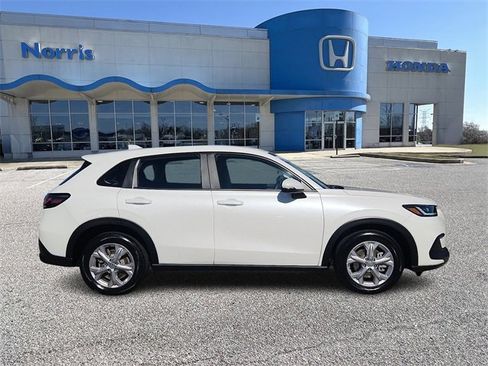 Certified 2025 Honda HR-V LX image 5