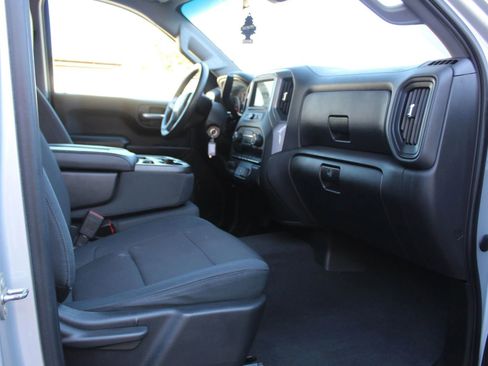 Used 2019 Chevrolet Silverado 1500 Custom w/ Custom Value Package image 12