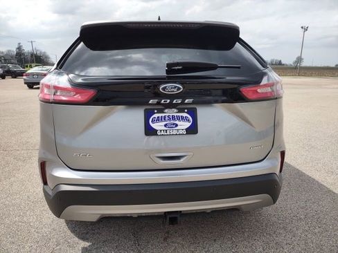 Used 2024 Ford Edge SEL w/ Convenience Package image 4