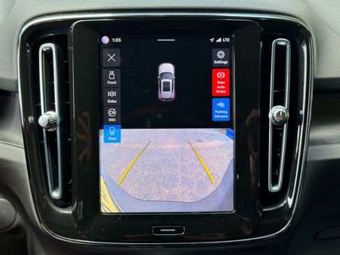 Used 2023 Volvo XC40 Recharge Plus AWD/4WD image 25