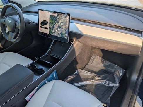 Used 2018 Tesla Model 3 Long Range image 22