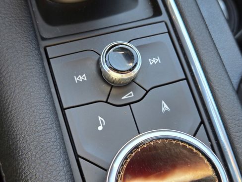 Certified 2025 Cadillac XT5 Premium Luxury image 23