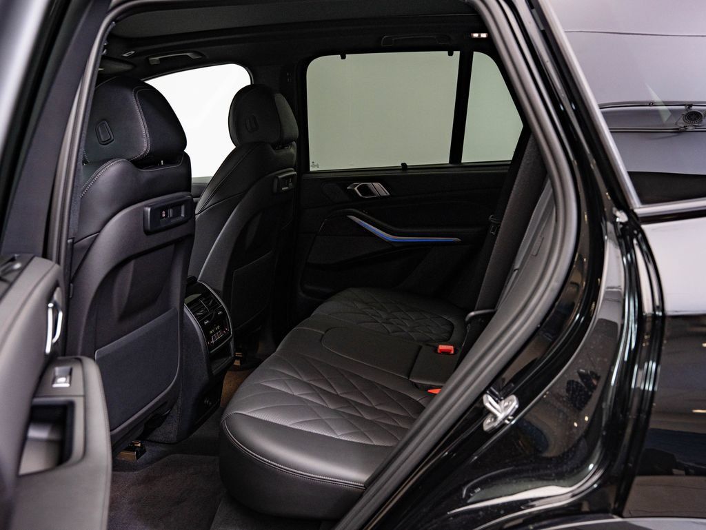 Used 2023 BMW X5 xDrive40i w/ Executive Package AWD/4WD image 46