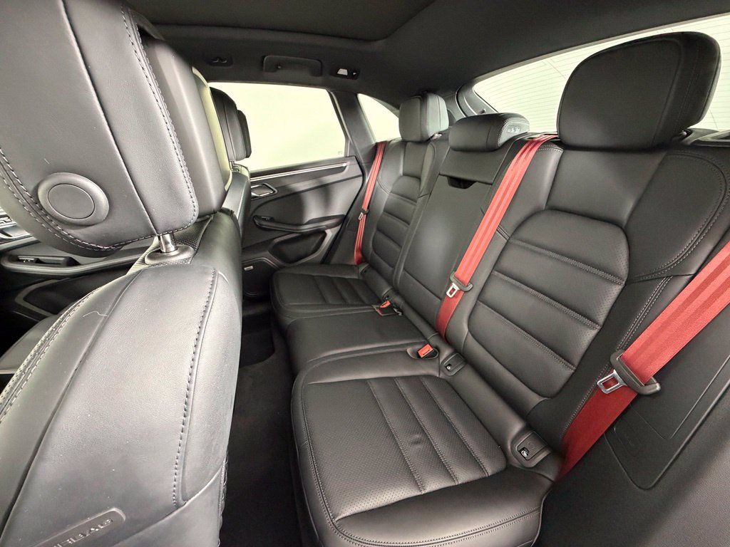 Certified 2023 Porsche Macan GTS AWD/4WD image 40
