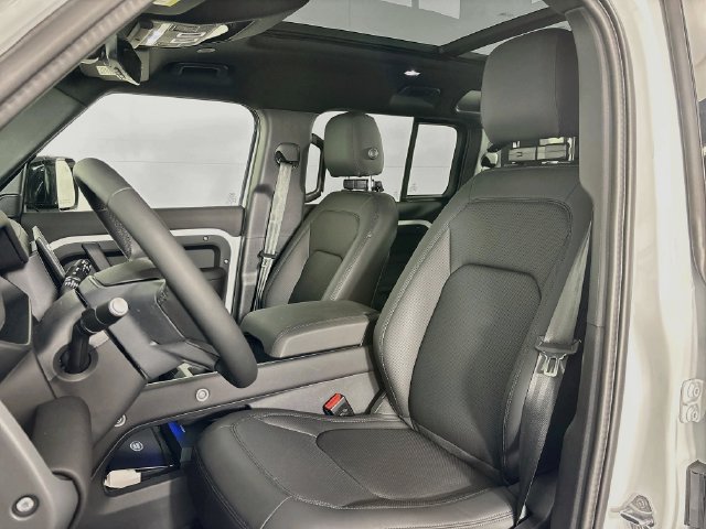 New 2026 Land Rover Defender 110 X-Dynamic SE AWD/4WD image 21