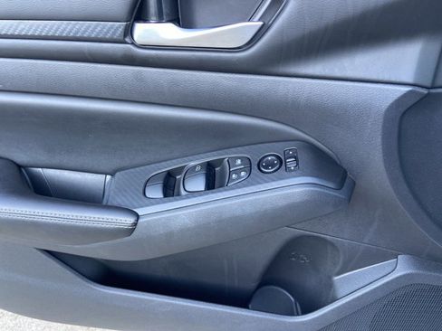 Used 2024 Nissan Altima 2.5 SV image 45