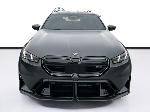 Used 2025 BMW M5 w/ Carbon Package AWD/4WD image 2