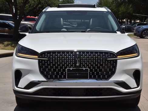 New 2026 Lincoln Aviator 2WD image 2