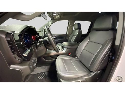 Used 2025 Chevrolet Silverado 3500 LTZ w/ LTZ Plus Package image 11