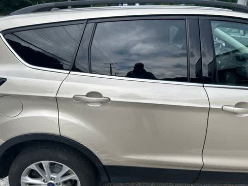Used 2018 Ford Escape SE AWD/4WD image 5
