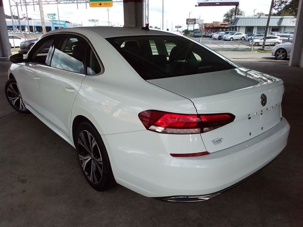 Used 2021 Volkswagen Passat 2.0T SE FWD image 4