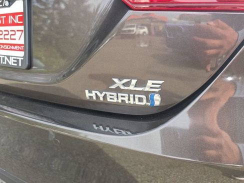 Used 2018 Toyota Camry XLE FWD image 26