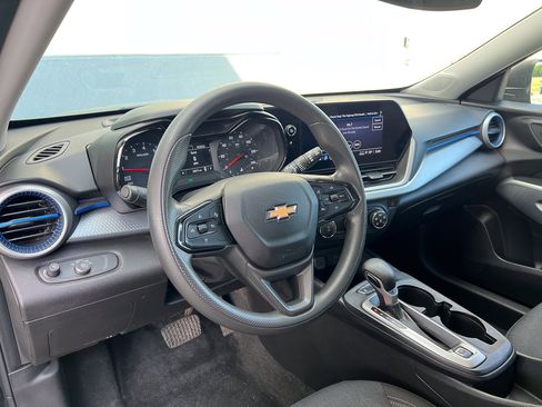 Used 2024 Chevrolet Trax LS FWD image 13
