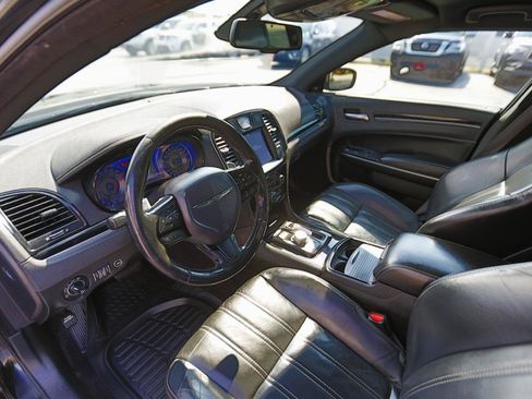 Used 2019 Chrysler 300 S AWD/4WD image 4