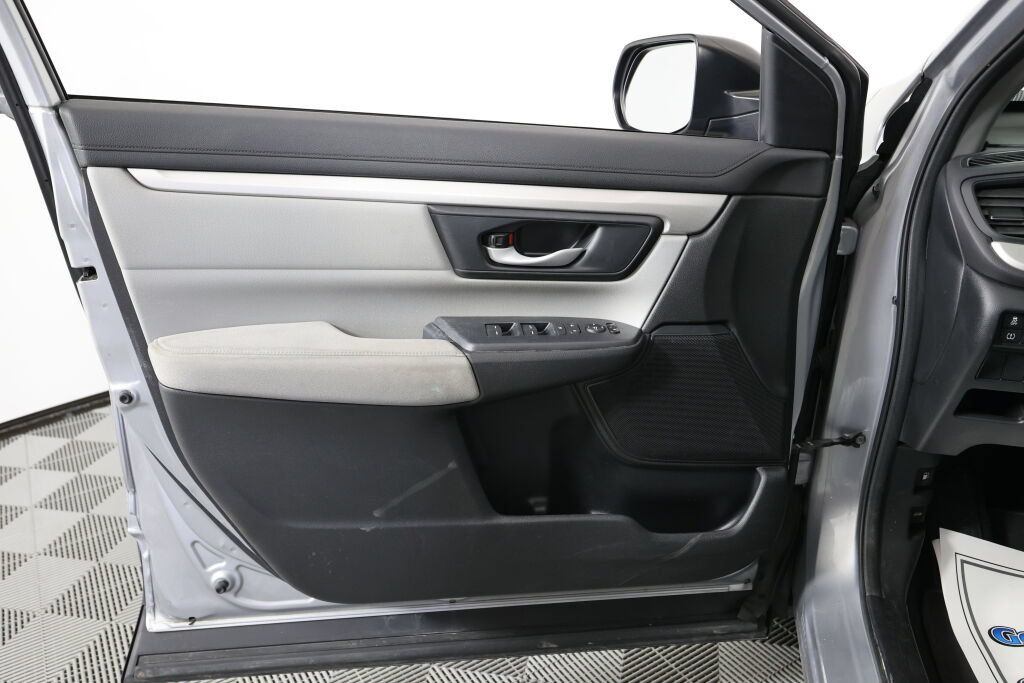 Used 2017 Honda CR-V LX image 12