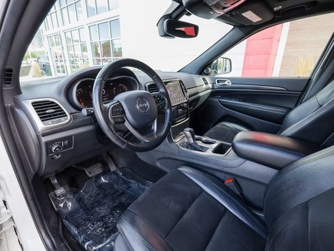 Used 2019 Jeep Grand Cherokee Altitude AWD/4WD image 11
