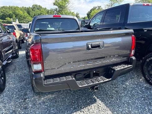 Used 2022 Toyota Tacoma SR RWD image 4