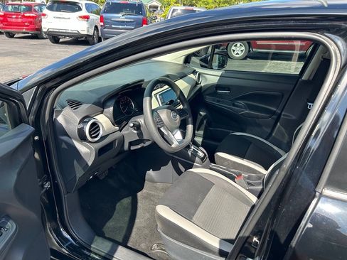 Used 2020 Nissan Versa SV FWD image 8