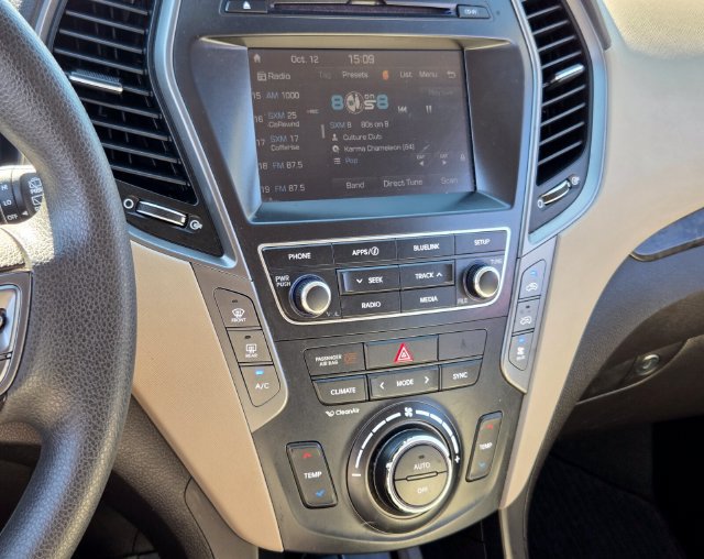 Used 2018 Hyundai Santa Fe SE FWD image 22