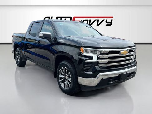 Used 2025 Chevrolet Silverado 1500 LT AWD/4WD image 1
