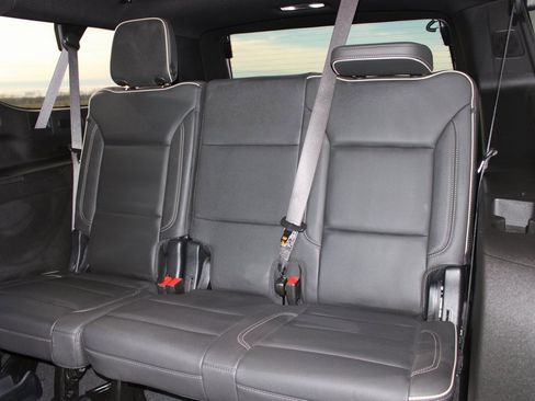 Used 2025 GMC Yukon XL Elevation image 28