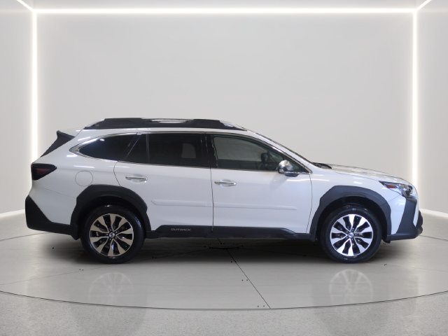 Certified 2025 Subaru Outback Touring AWD/4WD image 6