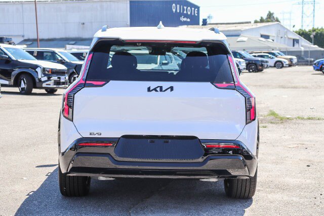 Used 2026 Kia EV9 Land w/ Nightfall Edition Package AWD/4WD image 15