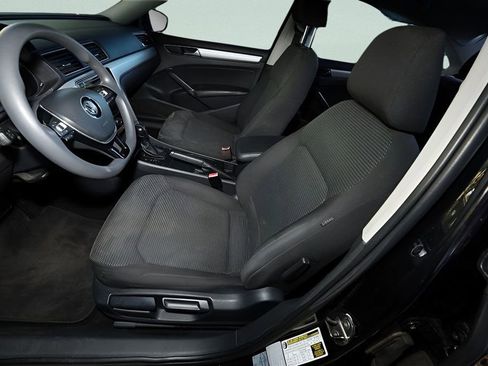 Used 2017 Volkswagen Passat 1.8T S image 11