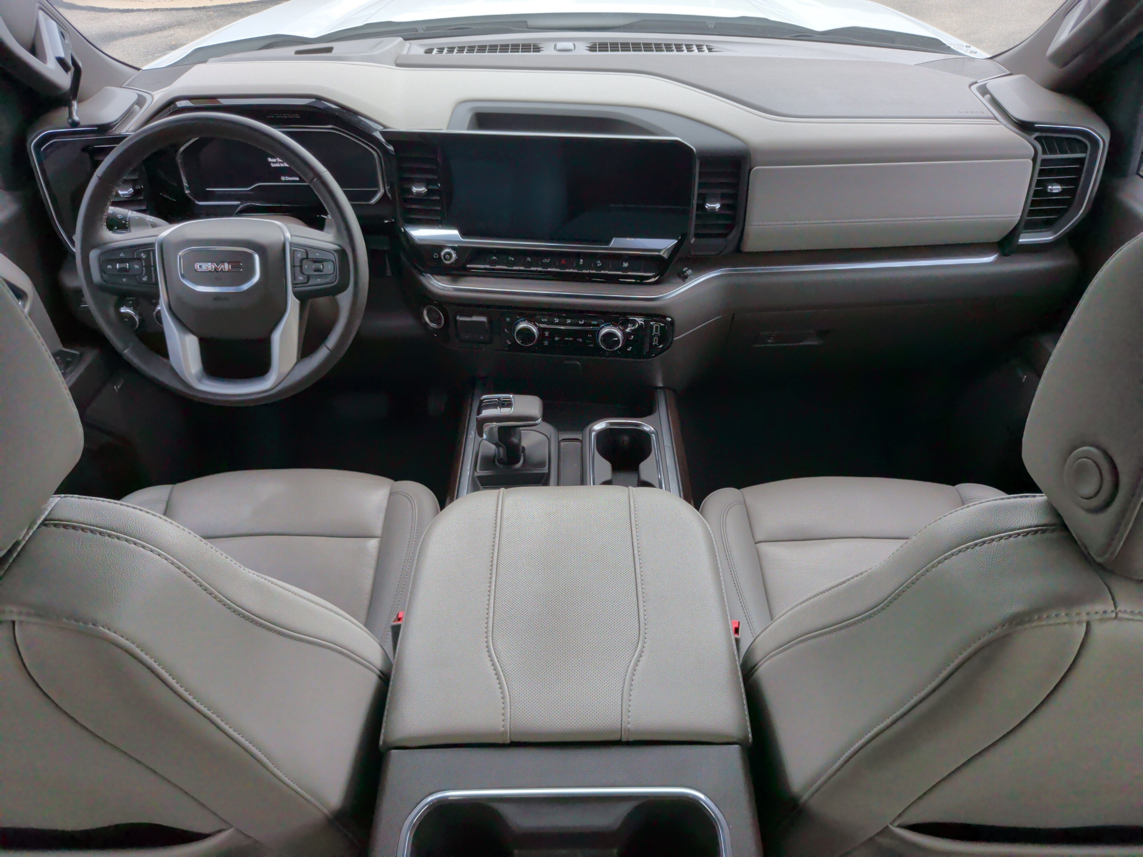 Used 2024 GMC Sierra 1500 SLT w/ SLT Premium Plus Package AWD/4WD image 31